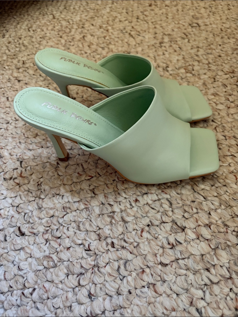 PUBLIC DESIRE MINT GREEN SLIDE MULES EITH SQUARE TOE IN SIZE UK5/US7